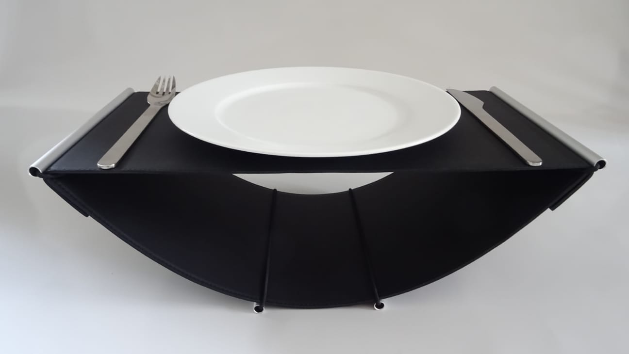 Pulto als Schenkeltisch/Sofatablett